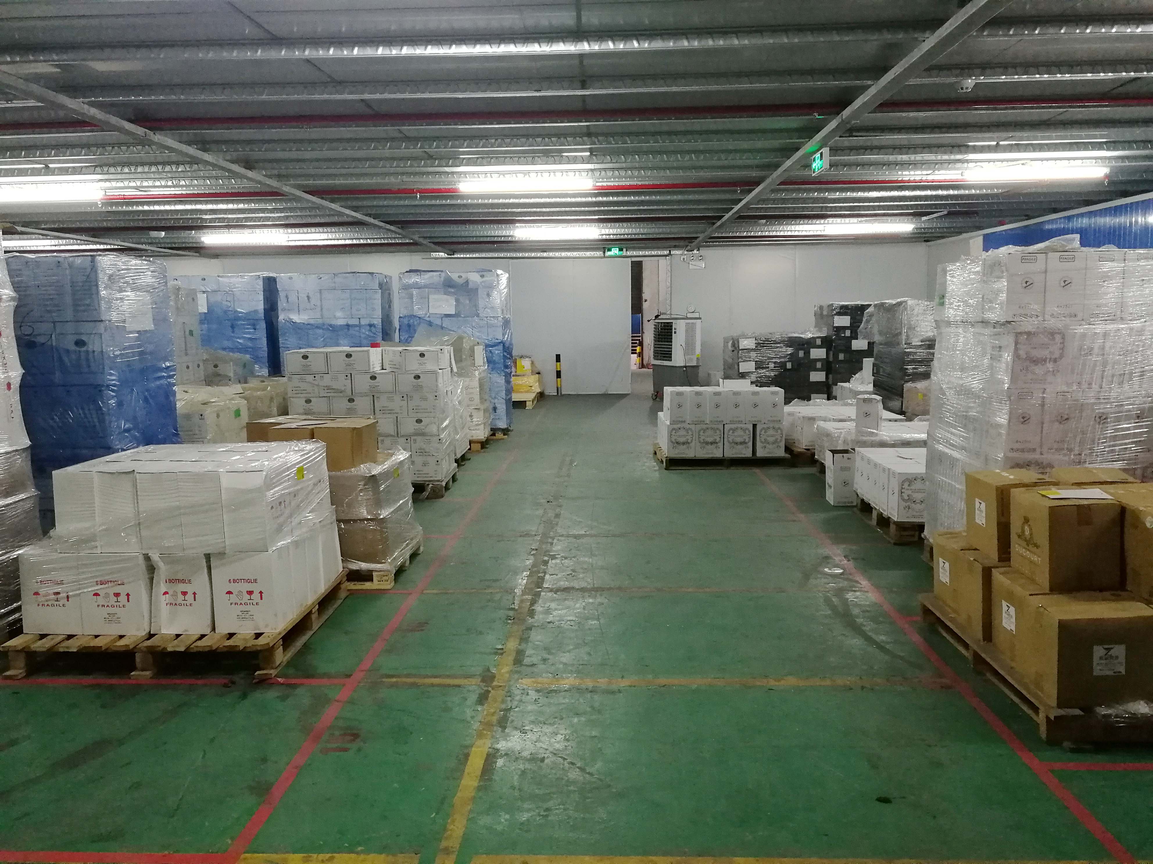 顏龍車行門店 高效倉儲服務(wù)，保障您的愛車無憂